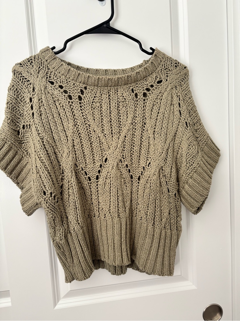 Textured Short-Sleeve Cable Knit Sweater - Beige
